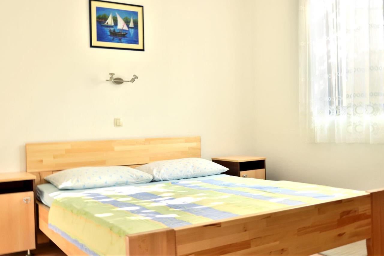 Apartments By The Sea Pisak, Omis - 658 Mimice Exterior foto
